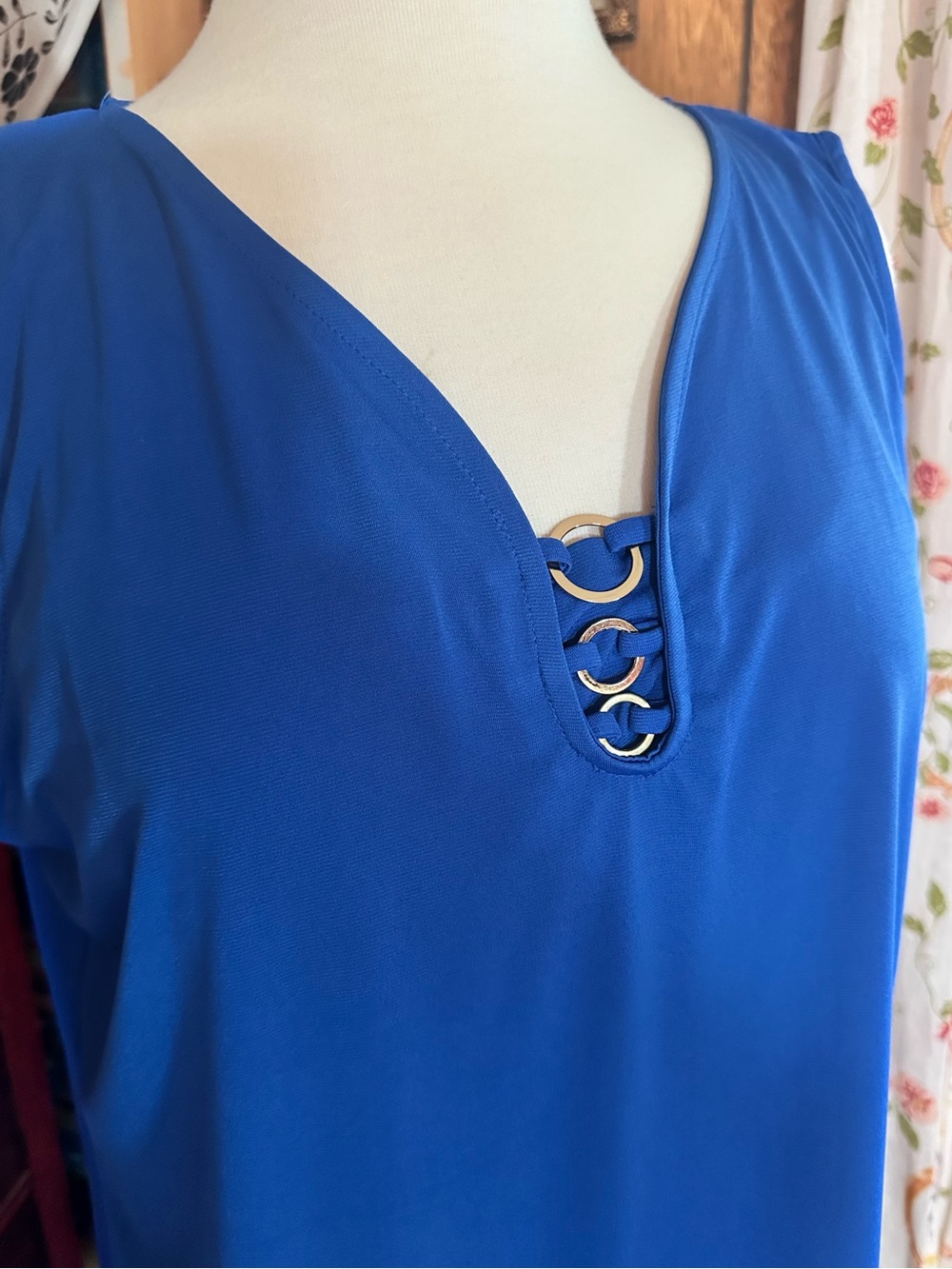 Carolyn Taylor • Sleeveless Blouse with Silver Tone O-Ring Details
